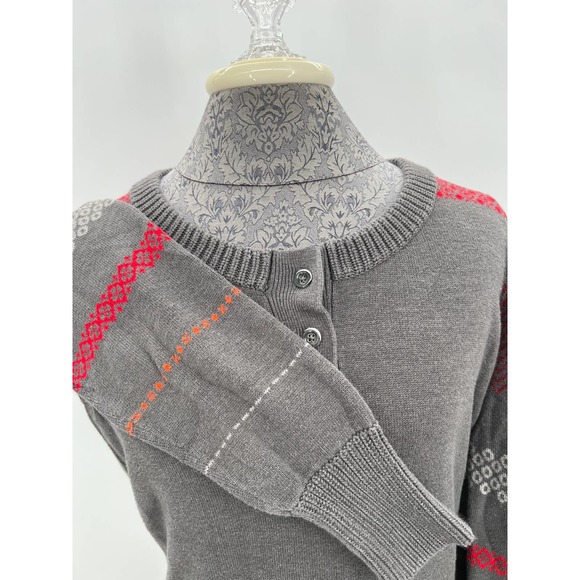 Woolrich Women's 3 button sweater size Medium grey with red detailing - Picture 3 of 7